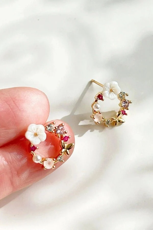 Floral Ecnhanting Earrings - Image 3