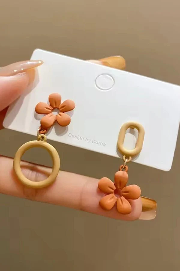 Flower Dual Tone Earrings - Image 4