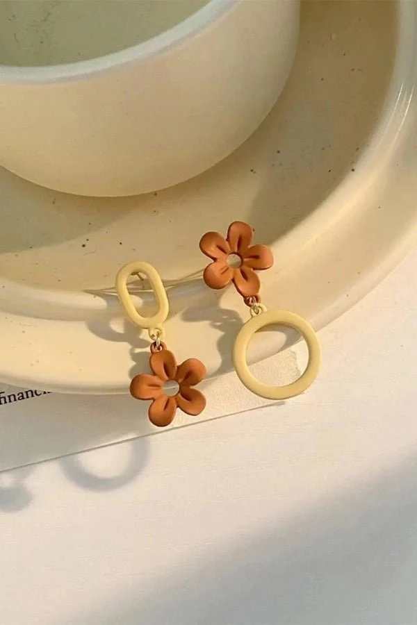 Flower Dual Tone Earrings - Image 5
