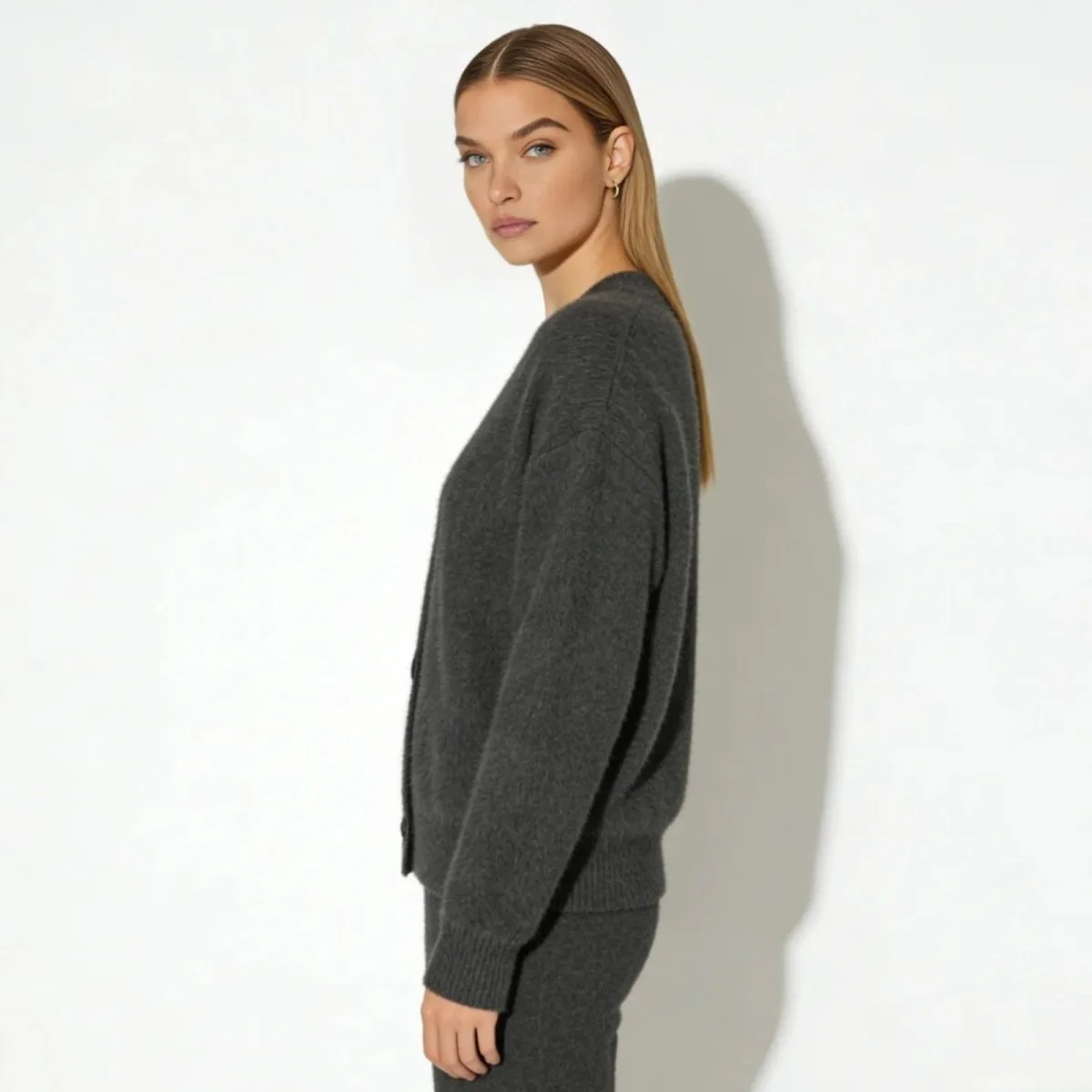 Gina - Image 12