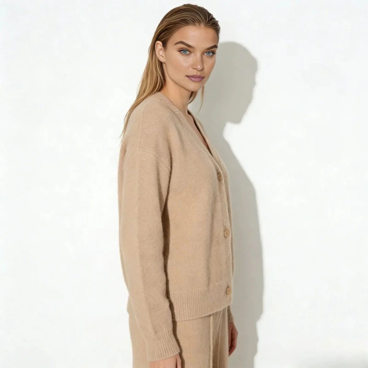 Gina - Image 22