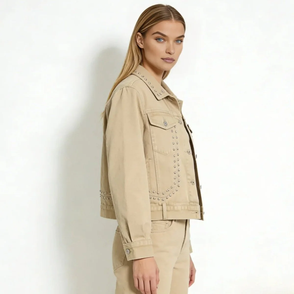 Jacklyn - Image 7