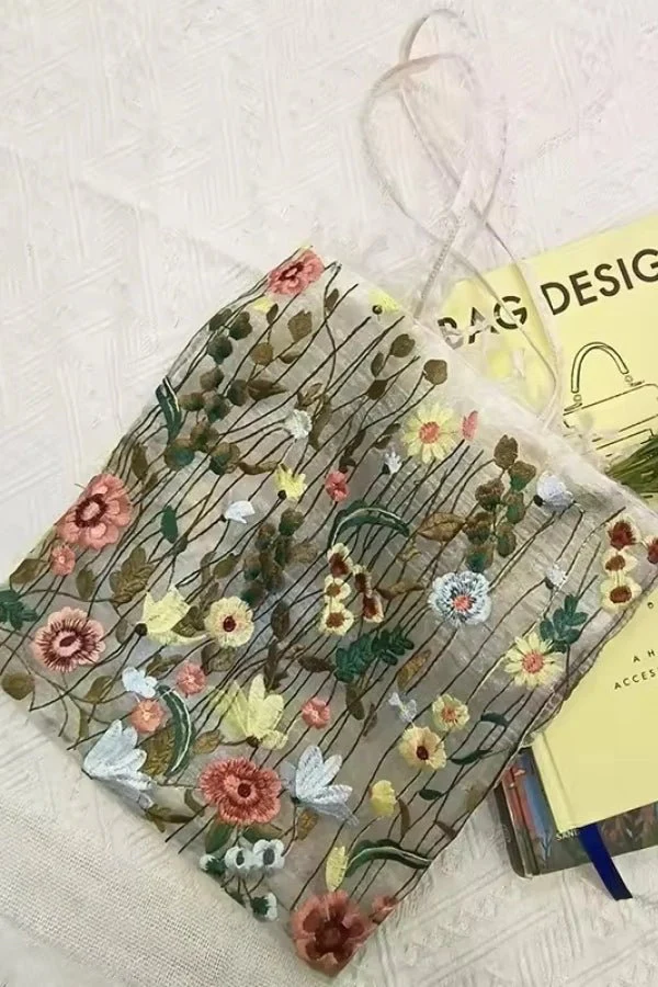 Lakelyn Meadow Tote Bag - Image 11