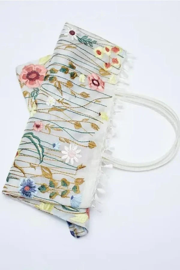 Lakelyn Meadow Tote Bag - Image 13