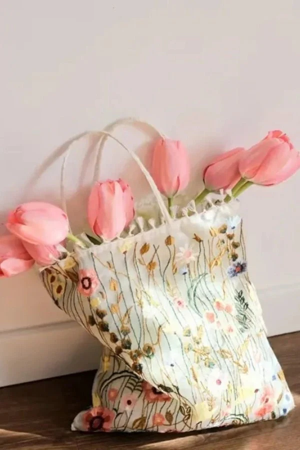 Lakelyn Meadow Tote Bag - Image 2