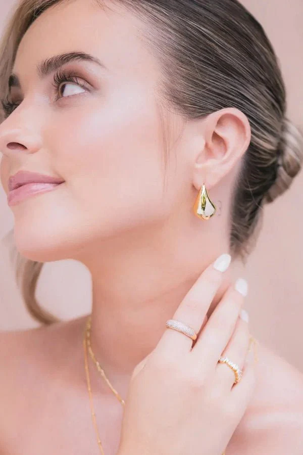 Lissyl Gold Studs - Image 4