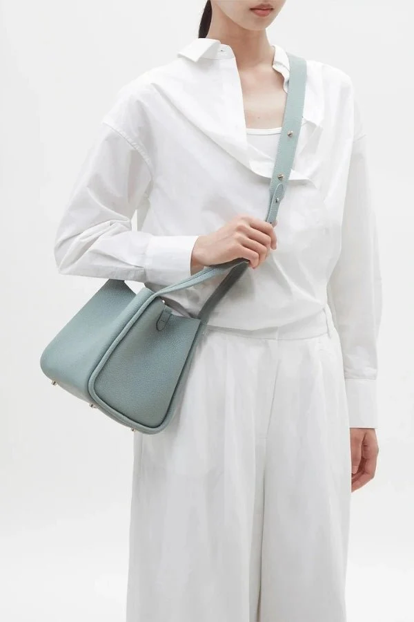 Minnie Medium Bucket Bag - Image 12