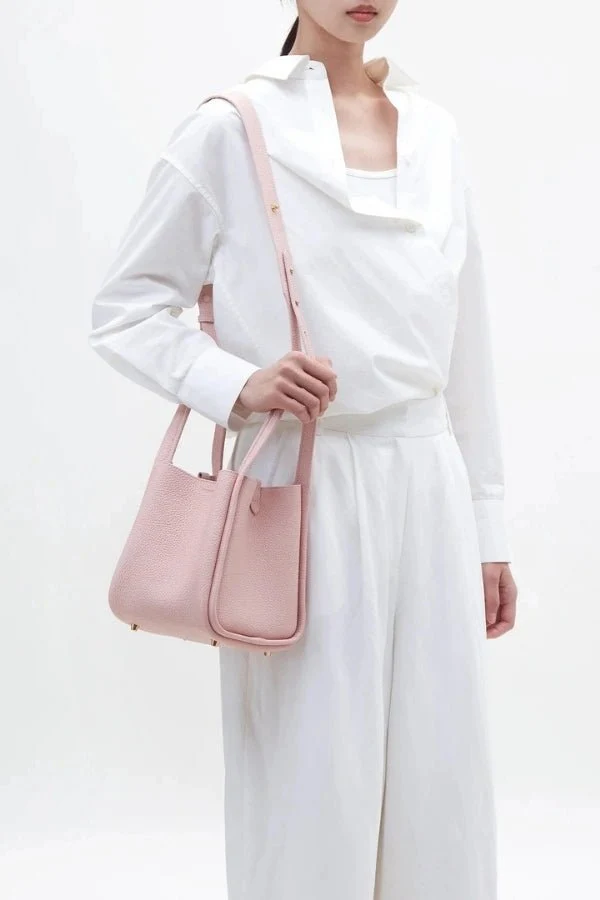 Minnie Medium Bucket Bag - Image 26
