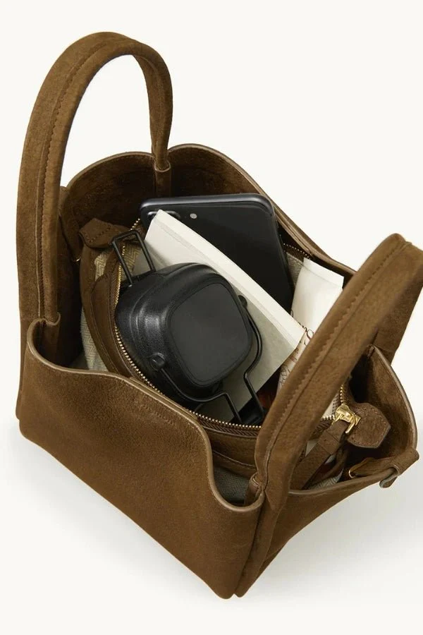 Minnie Medium Bucket Bag - Image 38
