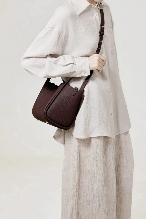 Minnie Medium Bucket Bag - Image 43