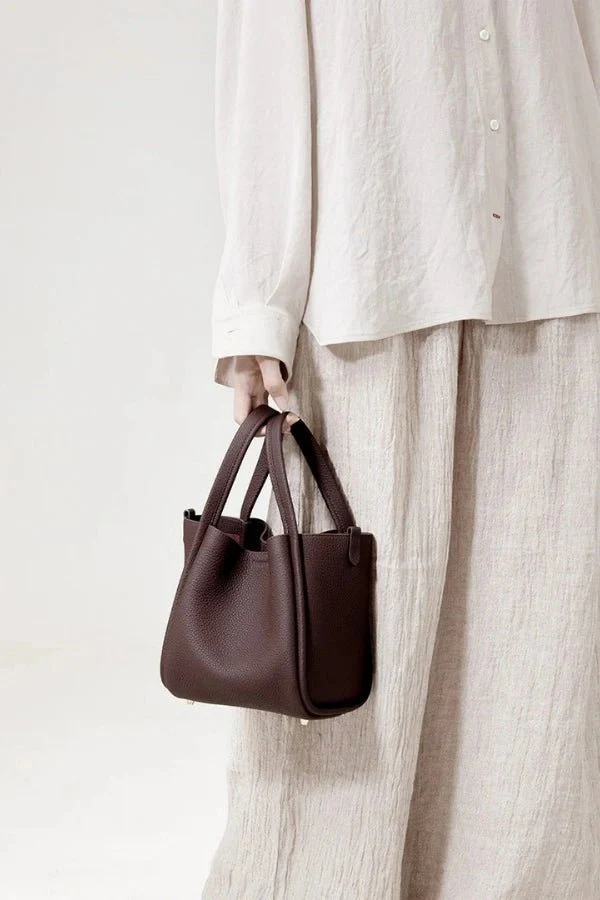 Minnie Medium Bucket Bag - Image 44