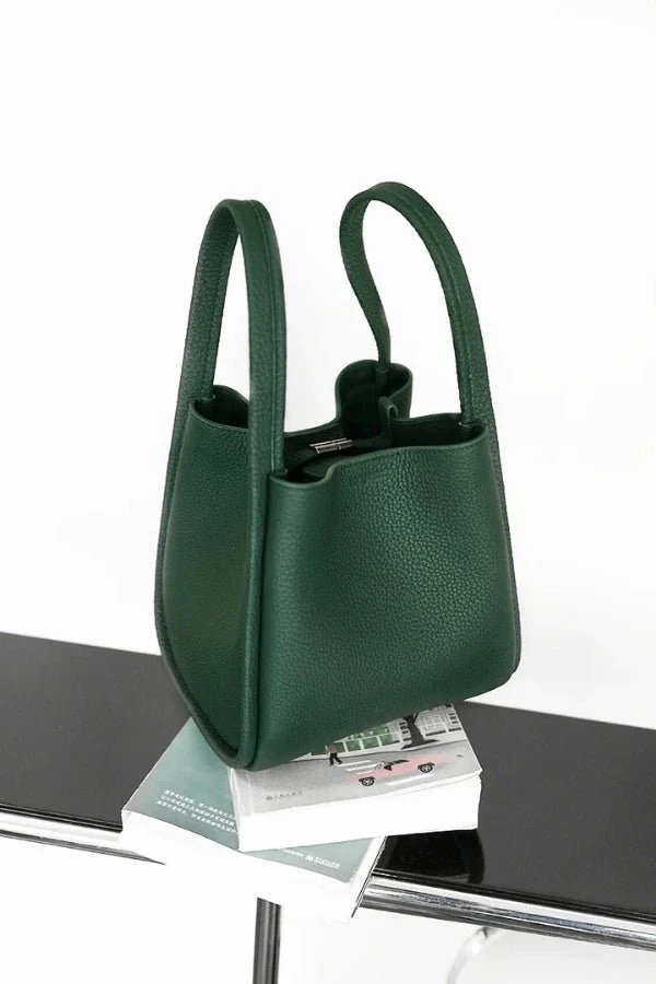 Minnie Medium Bucket Bag - Image 47