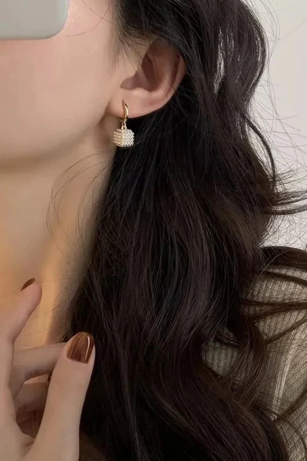 Pearl Cube Earrings - Image 12