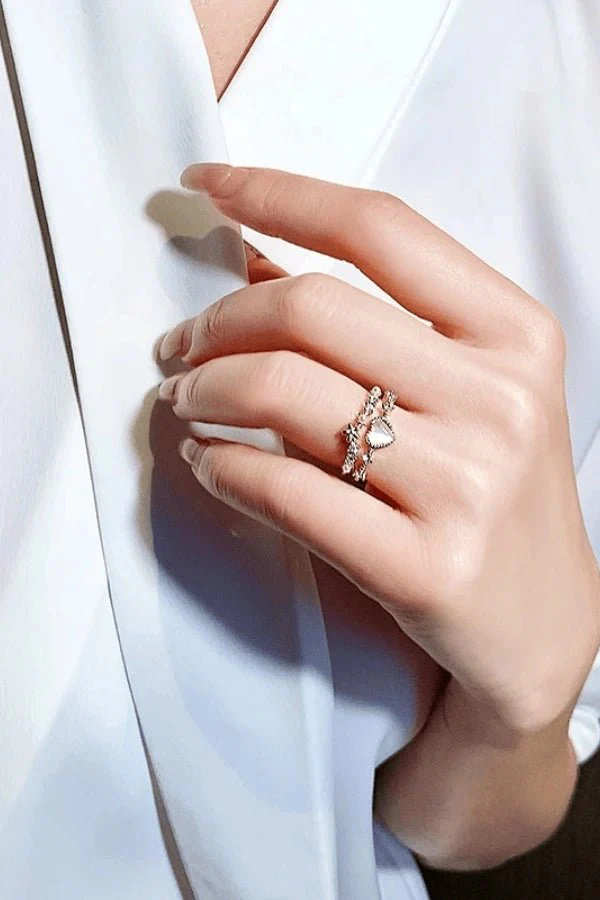 Queenly Gold Ring - Image 5