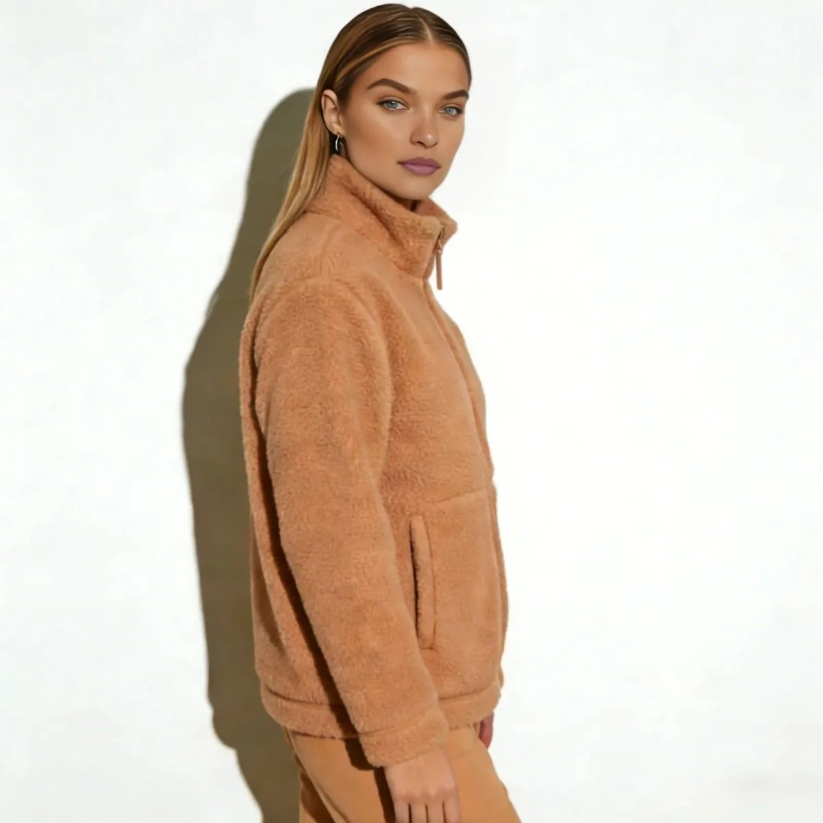 Julie - Image 2
